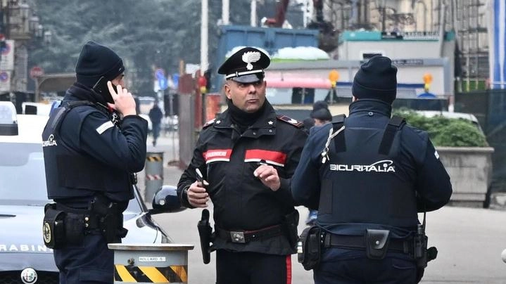 Il tribunale di Firenze ha escluso il collegamento dell'imputato con gruppi terroristici. Taleb Dani Moh'd, accusato di lanciare molotov al consolato Usa, ha visto mitigata la misura cautelare. Confessato l'attacco, ora dovrà rispondere in tribunale. Il tribunale di Firenze ha escluso il collegamento dell'imputato con gruppi terroristici. Taleb Dani Moh'd, accusato di lanciare molotov al consolato Usa, ha visto mitigata la misura cautelare. Confessato l'attacco, ora dovrà rispondere in tribunale.