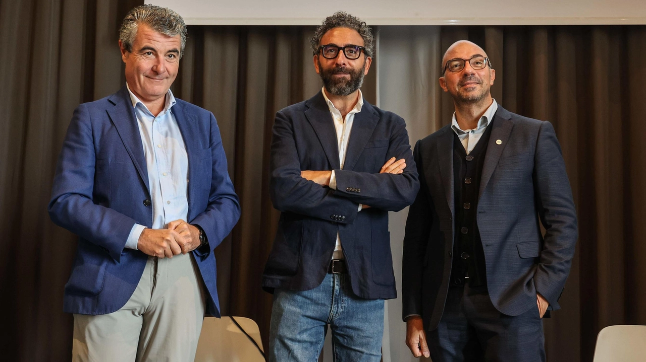 Da sinistra: l’assessore regionale Stefano Baccelli, Tommaso Rosa responsabile marketing At, e Luca Airoldi Visa Da sinistra: l’assessore regionale Stefano Baccelli, Tommaso Rosa responsabile marketing At, e Luca Airoldi Visa