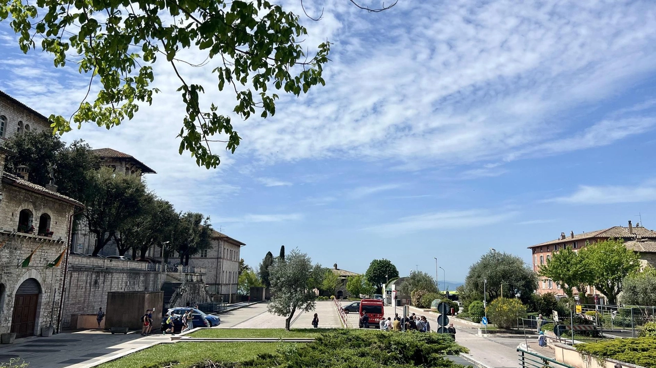 Assisi, i posti disponibili saranno in tutto 108. La Giunta ha deciso di riservarne 60 ai residenti abbonati Assisi, i posti disponibili saranno in tutto 108. La Giunta ha deciso di riservarne 60 ai residenti abbonati