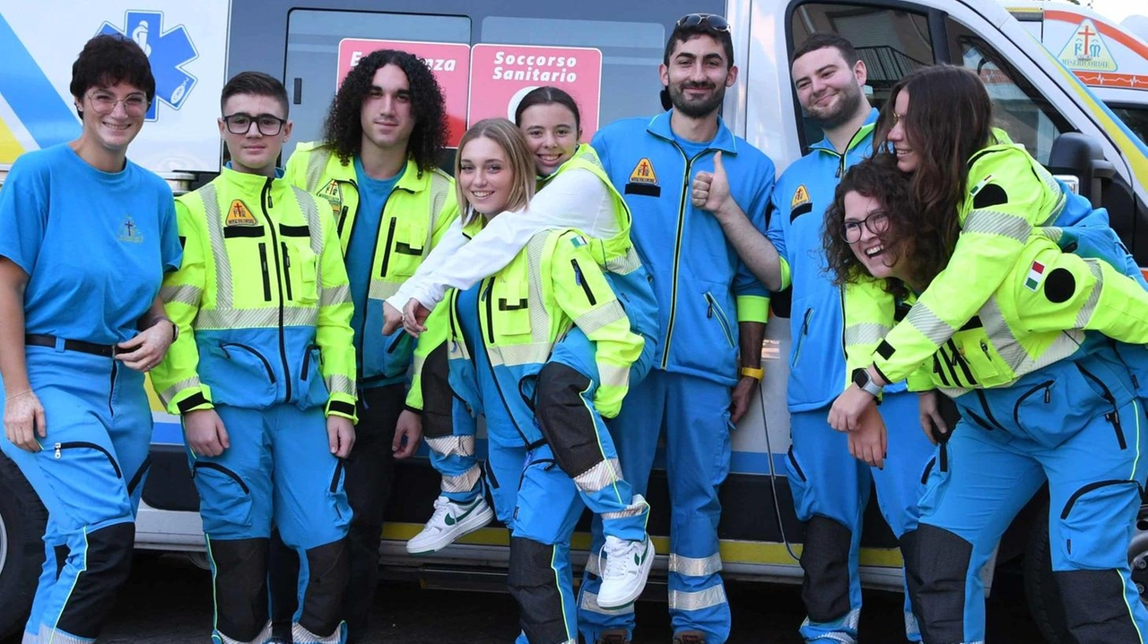 Alcuni dei volontari del gruppo Gemme della Misericordia di Massa (Foto servizio Paola Nizza) Alcuni dei volontari del gruppo Gemme della Misericordia di Massa (Foto servizio Paola Nizza)