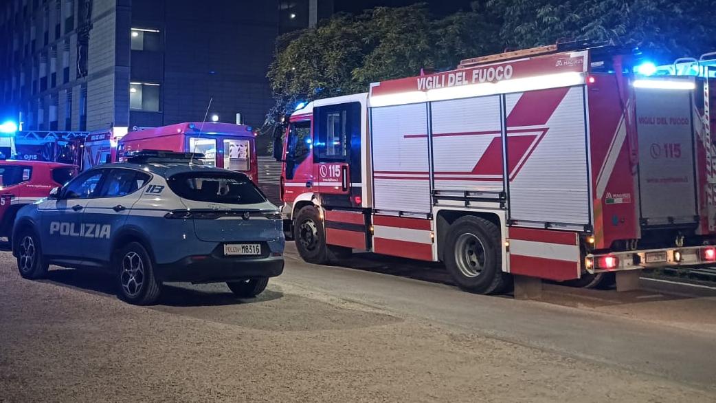Incendio nel cantiere edile a Prato, “atto doloso”. Danni anche alla biblioteca del museo Incendio nel cantiere edile a Prato, “atto doloso”. Danni anche alla biblioteca del museo