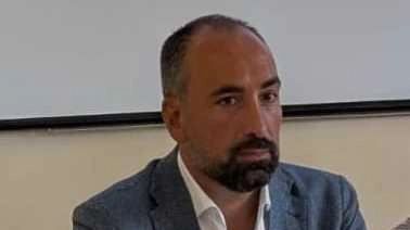 Il vicesindaco di Arcola, Gianluca Tinfena,. con delega al bilancio e alle politiche famigliari fa i conti: nel 2022. 86.111 euro e nel 2025 il contributo si è ridotto a 23.272 euro Il vicesindaco di Arcola, Gianluca Tinfena,. con delega al bilancio e alle politiche famigliari fa i conti: nel 2022. 86.111 euro e nel 2025 il contributo si è ridotto a 23.272 euro