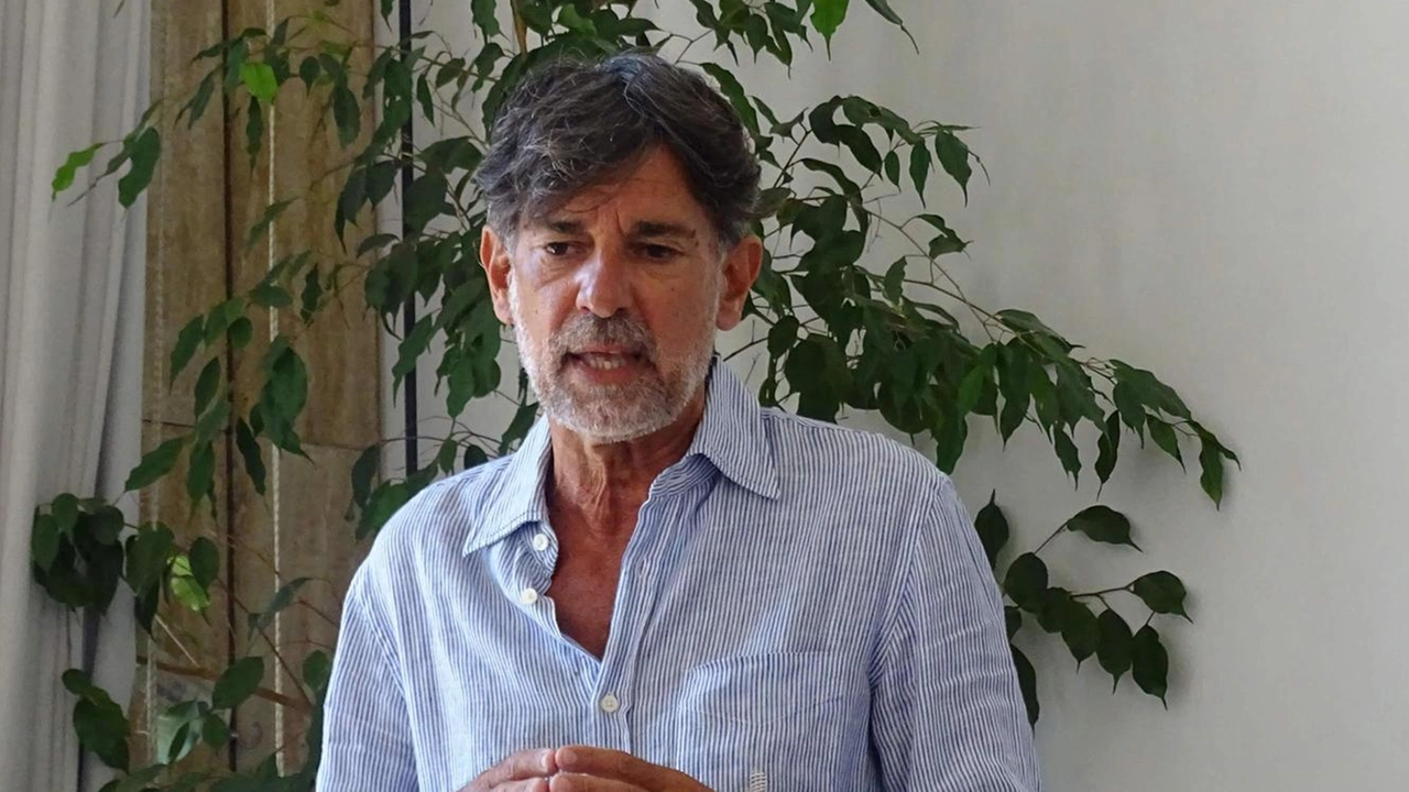 Paolo Alessio Annale, presidente del Comitato “Salviamo il Politeama“, esprime dubbi sul destino ancora insoluto del cinema teatro chiuso dal 2018 Paolo Alessio Annale, presidente del Comitato “Salviamo il Politeama“, esprime dubbi sul destino ancora insoluto del cinema teatro chiuso dal 2018