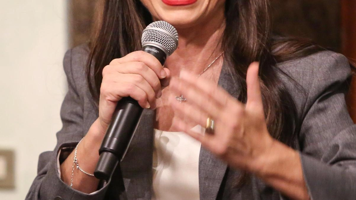 Nata e cresciuta ad Assisi, Stefania Proietti, 49 anni, è la nuova presidente della Giunta regionale Nata e cresciuta ad Assisi, Stefania Proietti, 49 anni, è la nuova presidente della Giunta regionale