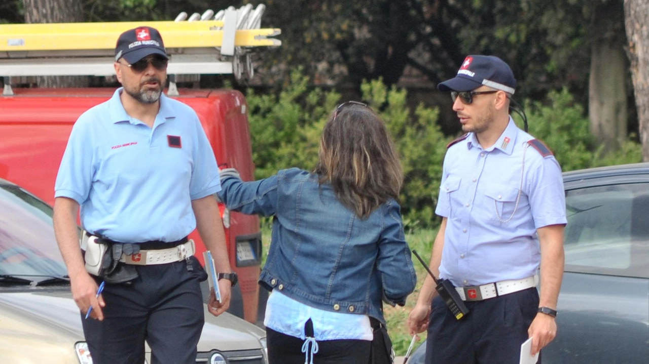 I residenti di Compiobbi denunciano il. degrado nei giardini I residenti di Compiobbi denunciano il. degrado nei giardini