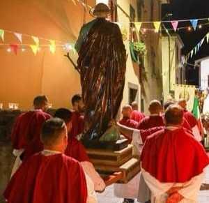 https://www.lanazione.it/image-service/view/acePublic/alias/contentid/NWY4NmNmNTYtYjFlMS00/0/san-bartolomeo-scatta-il-festone-a-ceserano.jpeg?f=1.91:1&w=1200