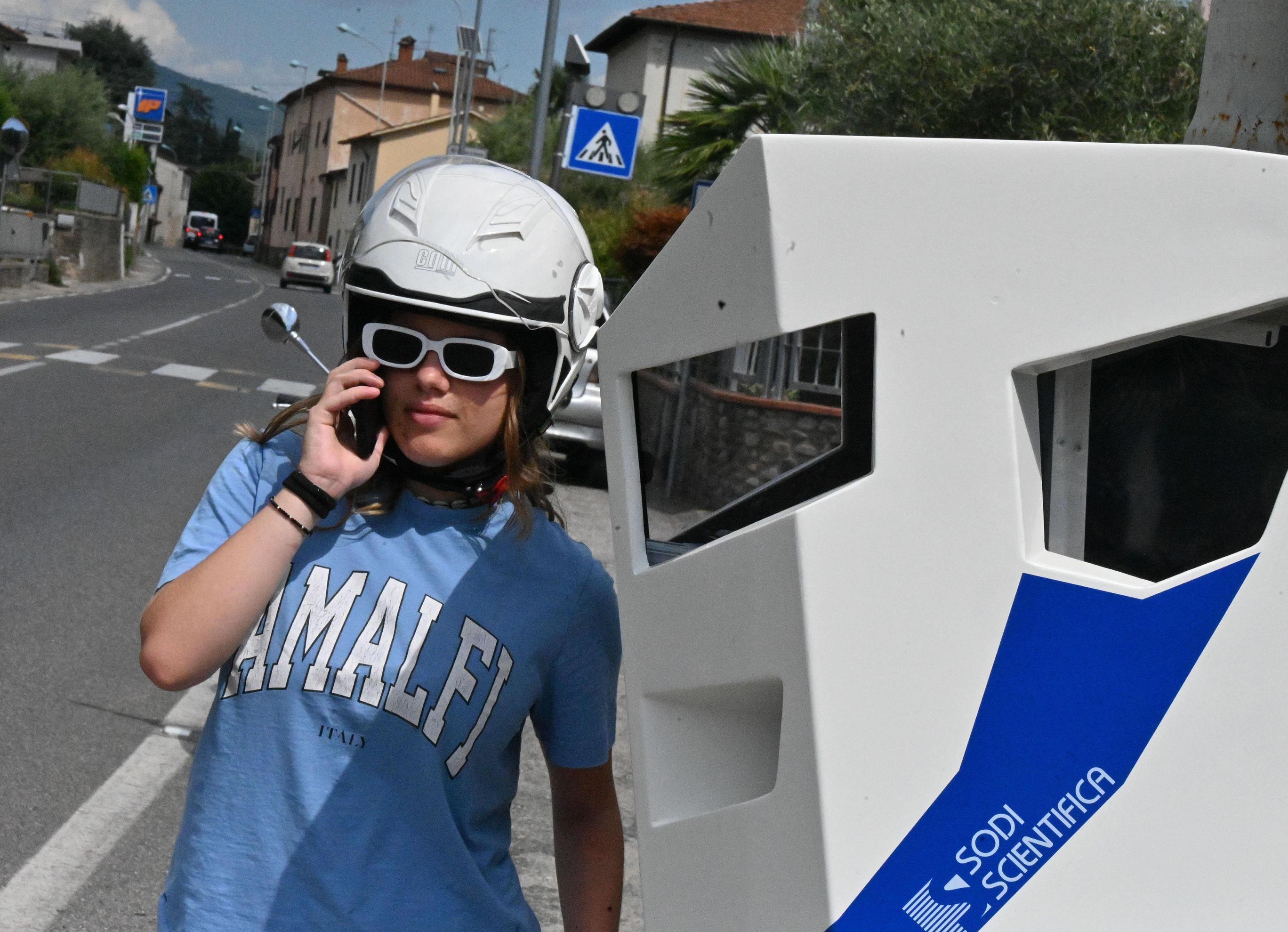 https://www.lanazione.it/image-service/view/acePublic/alias/contentid/NWY4ODAxYzItYzZhNi00/0/dai-ristori-del-fondo-draghi-allautovelox-spento-le-mozioni-in-aula.jpeg