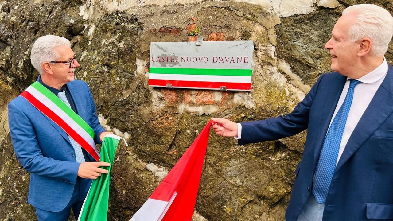 Leonardo Degl’Innocenti o Sanni, sindaco di Cavriglia, insieme al presidente della Toscana, Eugenio Giani Leonardo Degl’Innocenti o Sanni, sindaco di Cavriglia, insieme al presidente della Toscana, Eugenio Giani