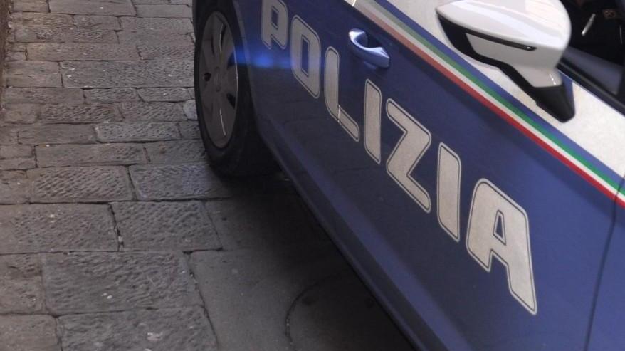 Espulso straniero irregolare. Resiste e prova a fuggire dopo la notifica dell’atto