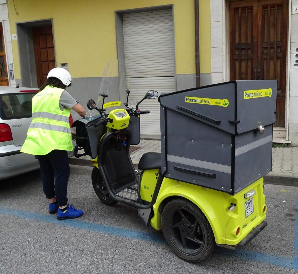 I portalettere al “caldo“. La replica di Poste Italiane