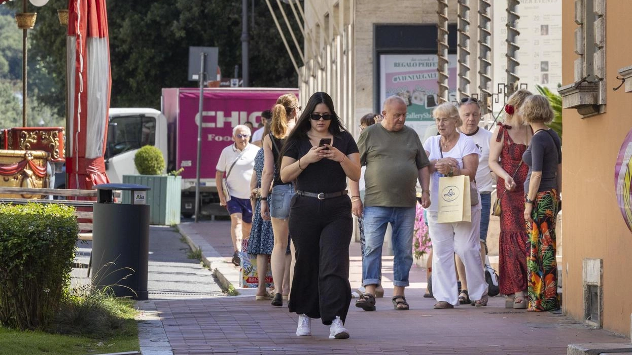 La stagione estiva a Montecatini Terme. , pur in un quadro generale di rallentamento del turismo a livello globale, ha espresso una tenuta generale di tutti i settori economici (Goiorani) La stagione estiva a Montecatini Terme. , pur in un quadro generale di rallentamento del turismo a livello globale, ha espresso una tenuta generale di tutti i settori economici (Goiorani)