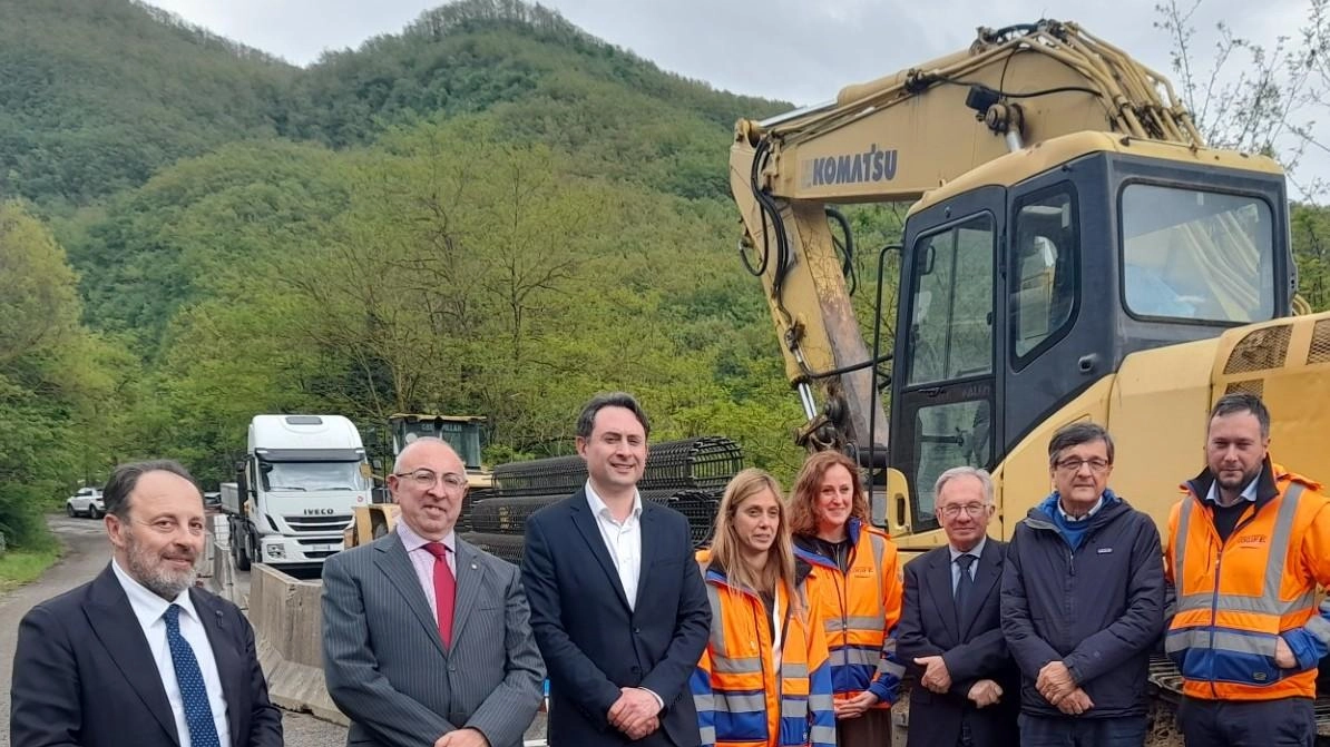 Da sinistra il sindaco. Claudio Marcelli, il prefetto Clemente Di Nuzzo, il presidente Alessandro Polcri e i sindaci Enrico Salvi. e Fabrizio Innocenti Da sinistra il sindaco. Claudio Marcelli, il prefetto Clemente Di Nuzzo, il presidente Alessandro Polcri e i sindaci Enrico Salvi. e Fabrizio Innocenti