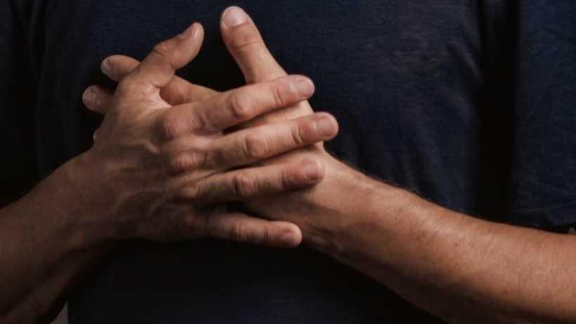 Lo spettacolo di Briguglia su Buzzati rinviato al 9 luglio Lo spettacolo di Briguglia su Buzzati rinviato al 9 luglio