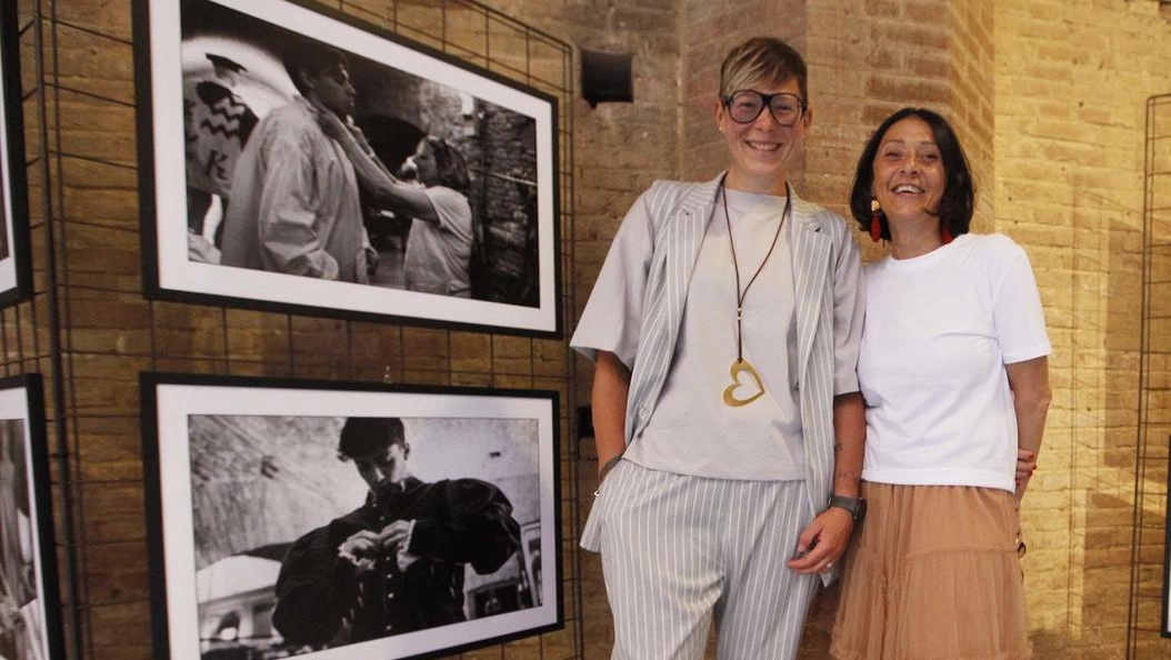Giulia Brogi, a sinistra, con Eleonora Mainò autrice dei testi Giulia Brogi, a sinistra, con Eleonora Mainò autrice dei testi