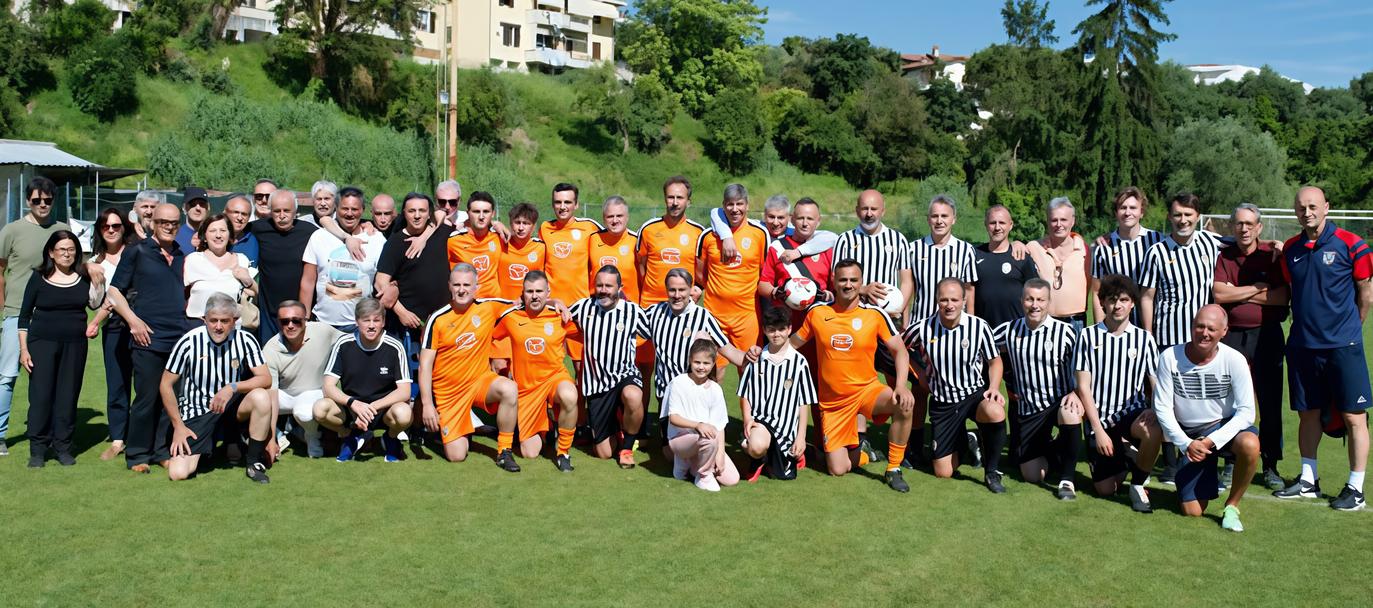 Reunion delle vecchie glorie della Massese: un tuffo nel passato tra ricordi e sport Reunion delle vecchie glorie della Massese: un tuffo nel passato tra ricordi e sport