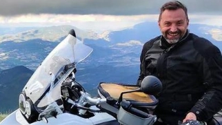 Uno scatto di Andrea Camaiti, l'uomo morto mentre era in moto dopo lo scontro con un cinghiale Uno scatto di Andrea Camaiti, l'uomo morto mentre era in moto dopo lo scontro con un cinghiale