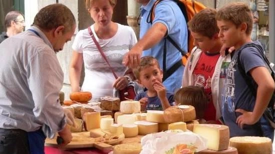 La Fiera del Formaggio fa parte dei classici appuntamenti della domenica della fiera La Fiera del Formaggio fa parte dei classici appuntamenti della domenica della fiera