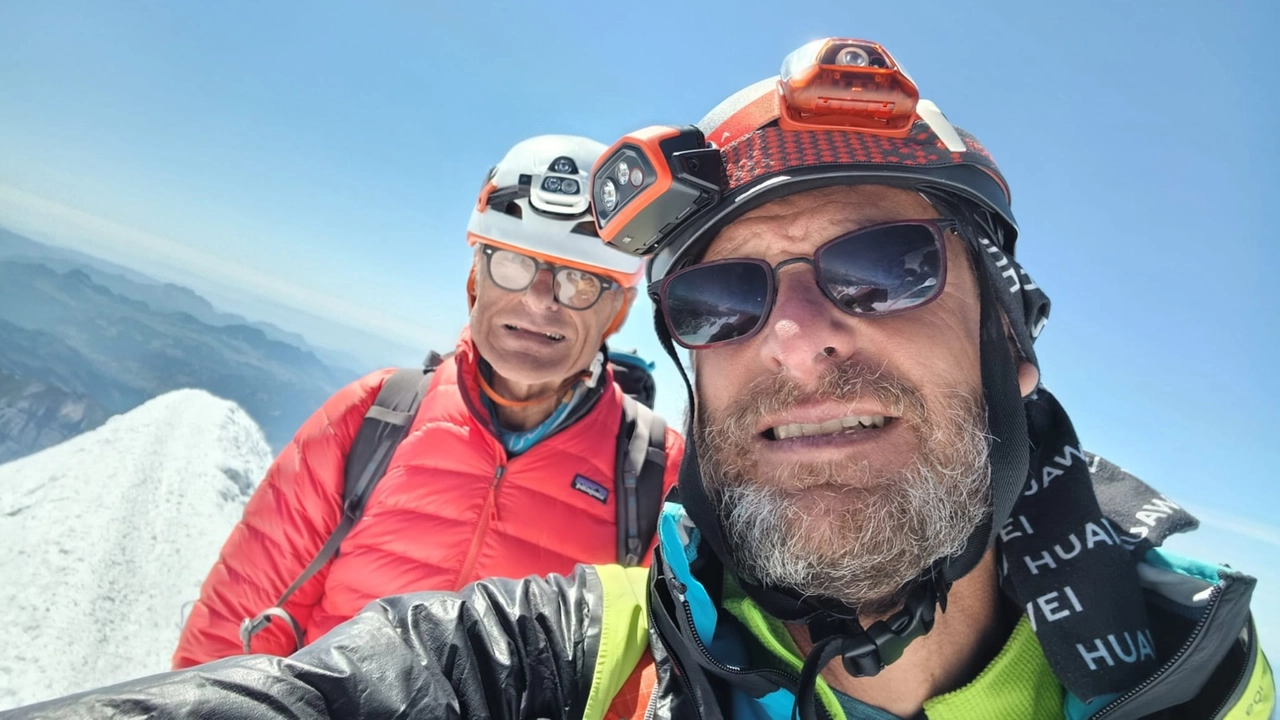 Filippo Belloni e dietro Mauro Pratesi, la mattina della partenza sul Monte Rosa Filippo Belloni e dietro Mauro Pratesi, la mattina della partenza sul Monte Rosa