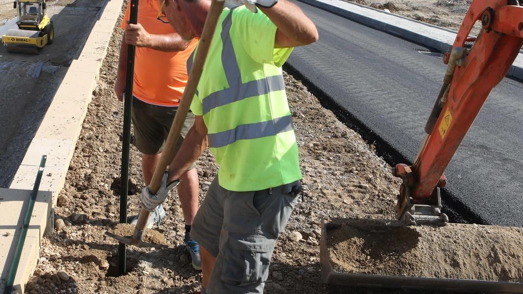 Infrastrutture strategiche: Comuni della vallata si uniscono per accelerare i lavori sulla 71. I sindaci scendono in campo: "Si tratta di opere strategiche per la mobilità e la sicurezza". Infrastrutture strategiche: Comuni della vallata si uniscono per accelerare i lavori sulla 71. I sindaci scendono in campo: "Si tratta di opere strategiche per la mobilità e la sicurezza".