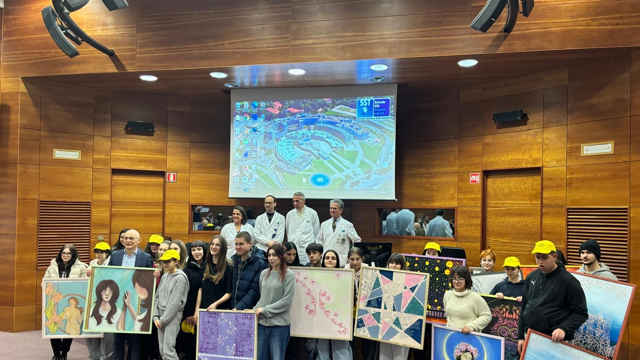 Dipinti su tela degli studenti del Liceo Piero della Francesca Dipinti su tela degli studenti del Liceo Piero della Francesca