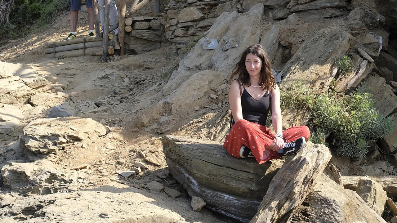 Punta Bianca liberata. Torna agibile il sentiero che porta alla scogliera