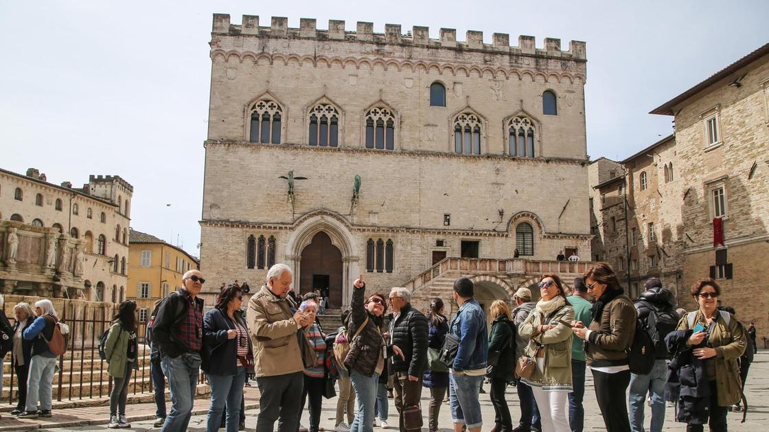 https://www.lanazione.it/image-service/view/acePublic/alias/contentid/NjA4YjFjMDUtYmUyOC00/0/turismo-record-aprile-fa-il-botto-arrivi-e-presenze-lumbria-vola-e-aumentano-anche-gli-stranieri.jpeg?f=16:9&w=1200&h=630