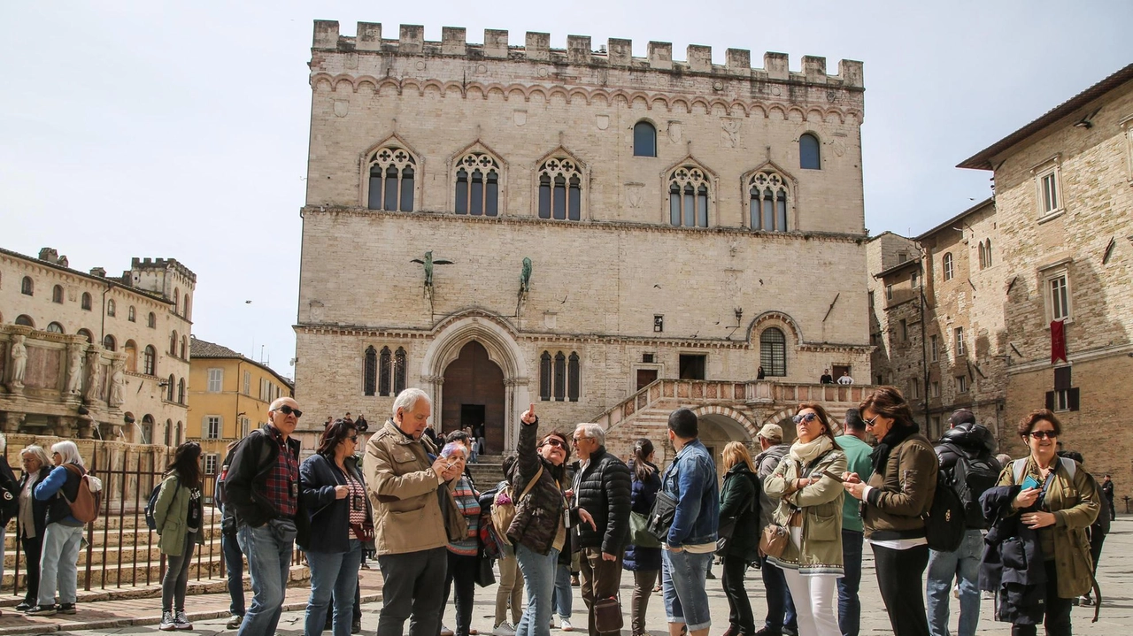 Turismo-record, aprile fa il ‘botto’ . Arrivi e presenze, l’Umbria ‘vola’ . E aumentano anche gli stranieri