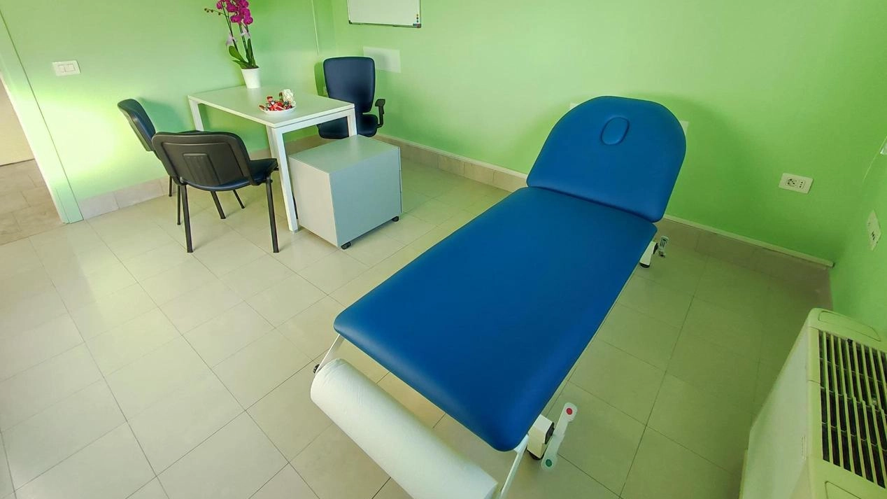 Inaugurato. nella sede del distretto socio sanitario Campolungo (via Marco Polo 25 a Colle), l’ambulatorio per le cure complementari per i pazienti oncologici Inaugurato. nella sede del distretto socio sanitario Campolungo (via Marco Polo 25 a Colle), l’ambulatorio per le cure complementari per i pazienti oncologici