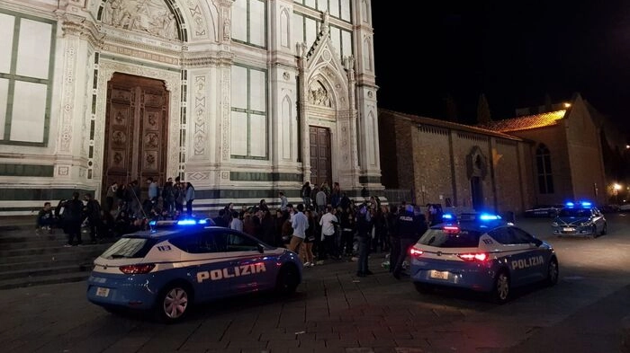 Controlli della polizia a Firenze (Foto archivio) Controlli della polizia a Firenze (Foto archivio)