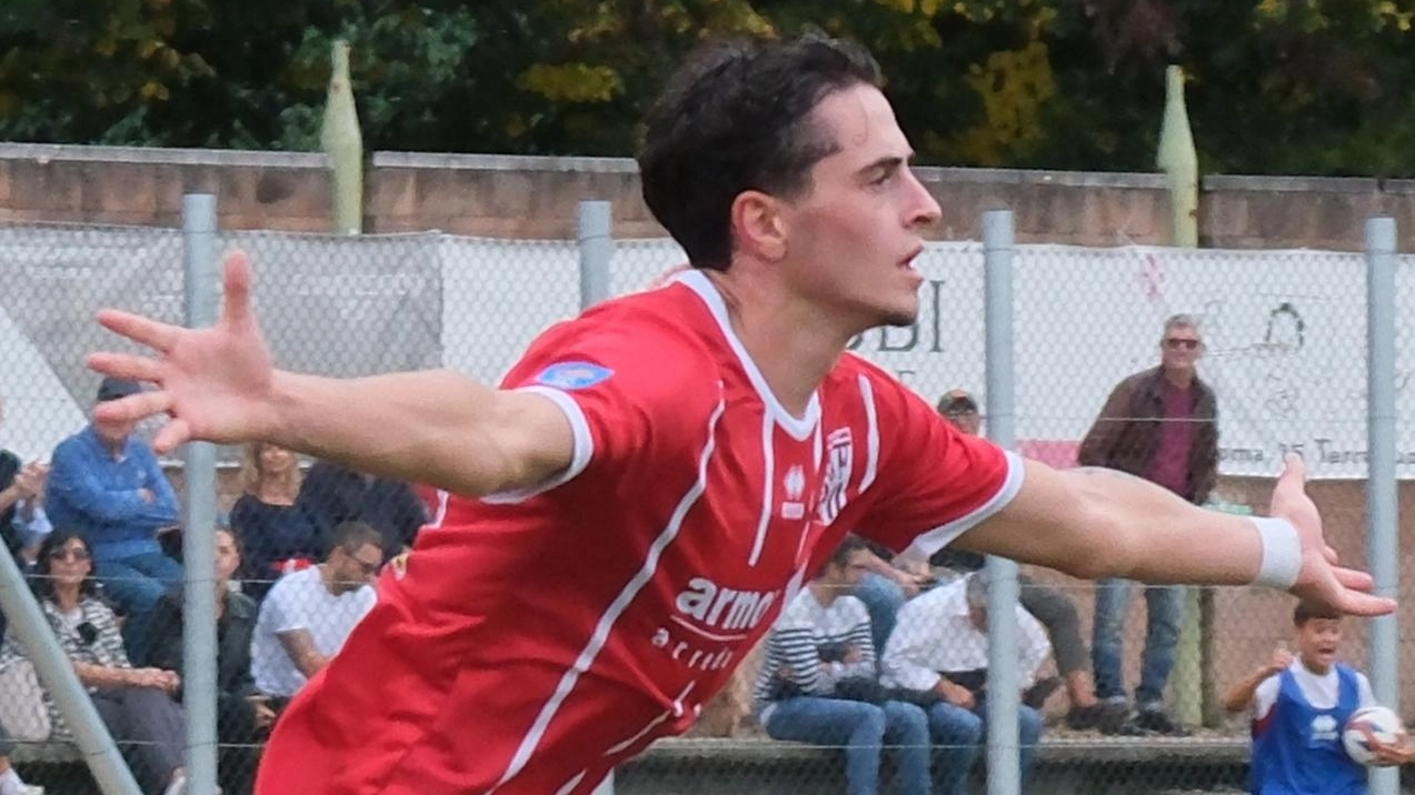 L’attaccante Christian Iaiunese, 18 anni, esulta dopo un gol allo stadio Matteini L’attaccante Christian Iaiunese, 18 anni, esulta dopo un gol allo stadio Matteini