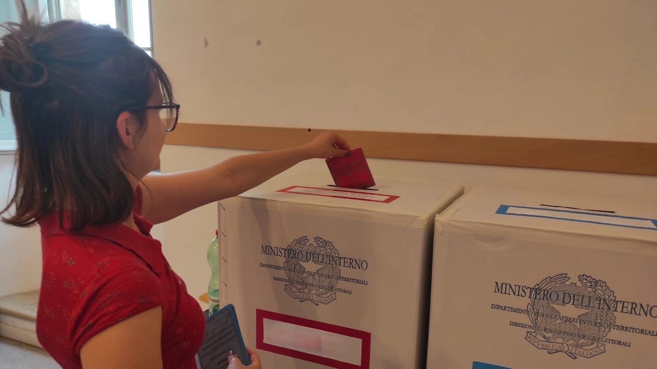 Operazioni di voto. L'8 e 9 giugno gli italiani sono chiamati al voto per 5 quesiti referendari (Foto di repertorio) Operazioni di voto. L'8 e 9 giugno gli italiani sono chiamati al voto per 5 quesiti referendari (Foto di repertorio)