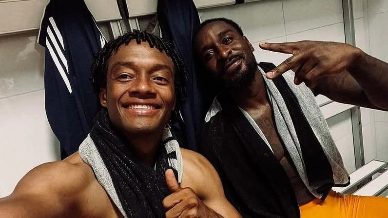 Juan Cuadrado, 37 anni, con M’Bala Nzola (29 anni) Foto Pisa Sporting Club