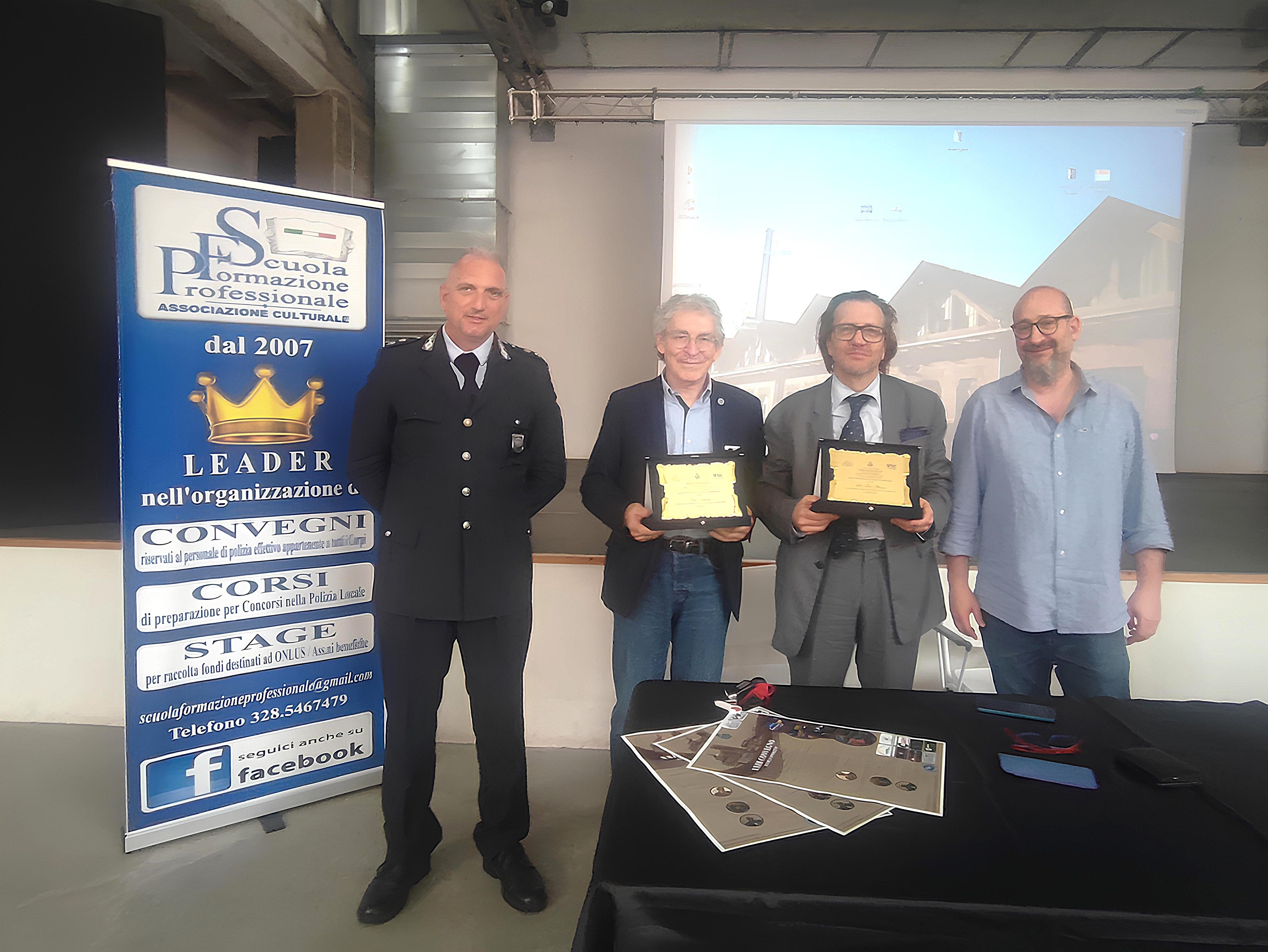 https://www.lanazione.it/image-service/view/acePublic/alias/contentid/NjBkNzY1MDktMzk5Ni00/0/il-vicecomandante-prassini-con-i-relatori-del-convegno.jpeg
