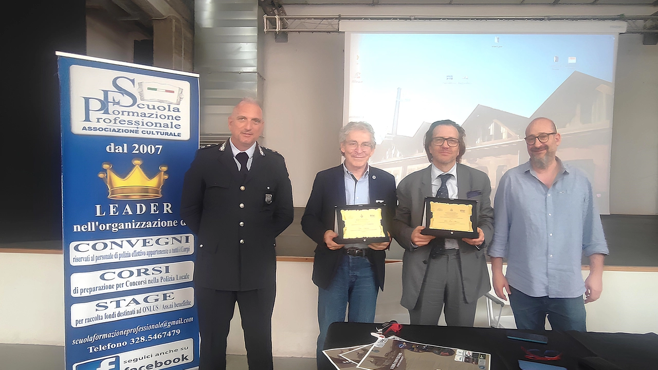 Il vicecomandante Prassini con i relatori del convegno