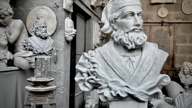 Il busto marmoreo raffigurante Marco Polo donato al museo di Sichuan, in Cina Il busto marmoreo raffigurante Marco Polo donato al museo di Sichuan, in Cina