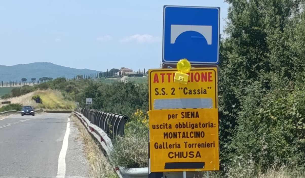 https://www.lanazione.it/image-service/view/acePublic/alias/contentid/NjBmZGRiNDctZjk3MC00/0/torrenieri-primo-giorno-di-chiusura-franceschelli-percorsi-obbligati.jpeg