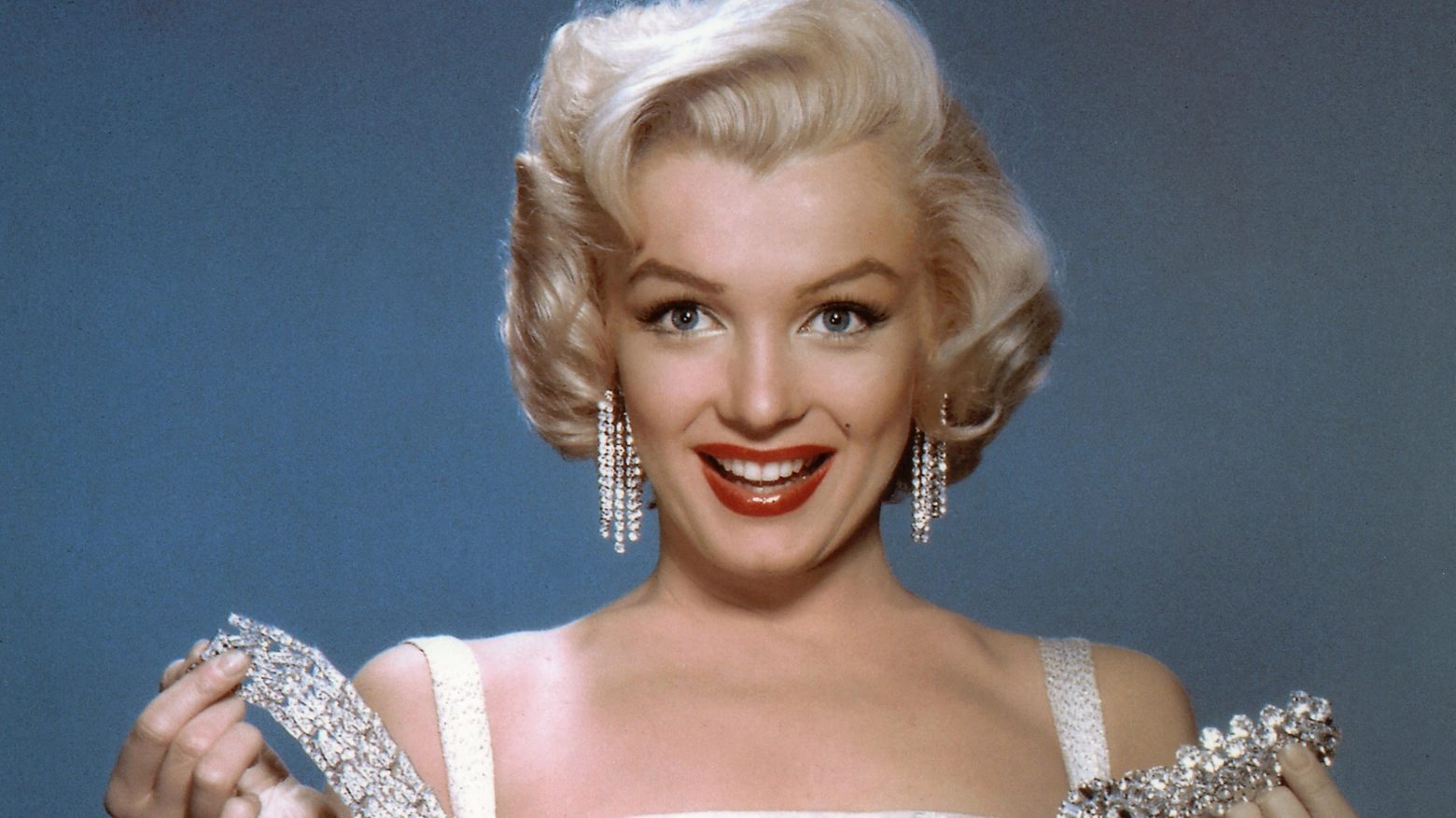 Nel 1952 le parole di Marilyn Monroe in un’intervista consegnarono una boccetta di profumo al mito
