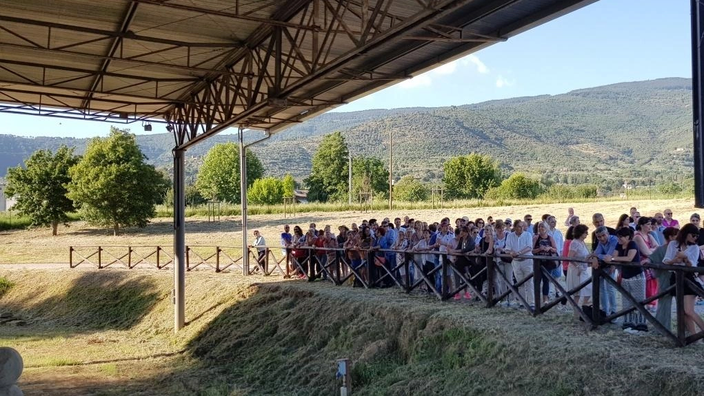 Il Parco che accoglie i visitatori è un luogo magico di testimonianze antichissime ma anche rinascimentali. L’assessore Attesti: "Qui uno straordinario spazio espositivo e un museo di oltre duemila metri quadri". Il Parco che accoglie i visitatori è un luogo magico di testimonianze antichissime ma anche rinascimentali. L’assessore Attesti: "Qui uno straordinario spazio espositivo e un museo di oltre duemila metri quadri".