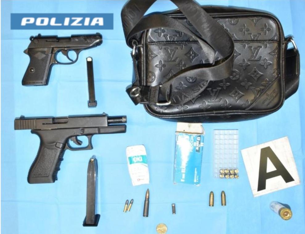 abbandon242 armi e munizioni in uno stabilimento a marina di pisa identificato minorenne