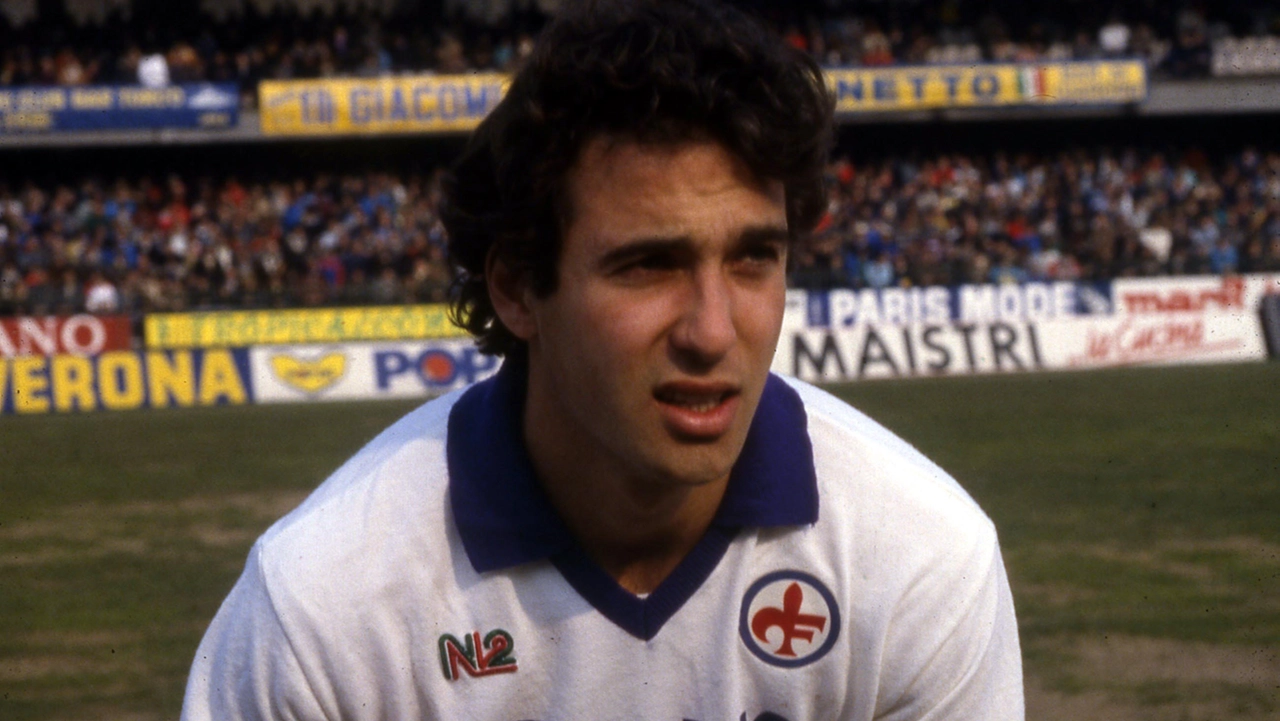 Celeste Pin con la maglia della Fiorentina