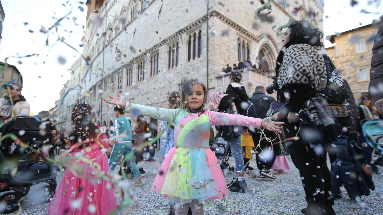 Ecco è scattata l’ora x: i 5 carri allegorici del “Carnevale di San Sisto 2025” arrivano in centro storico....