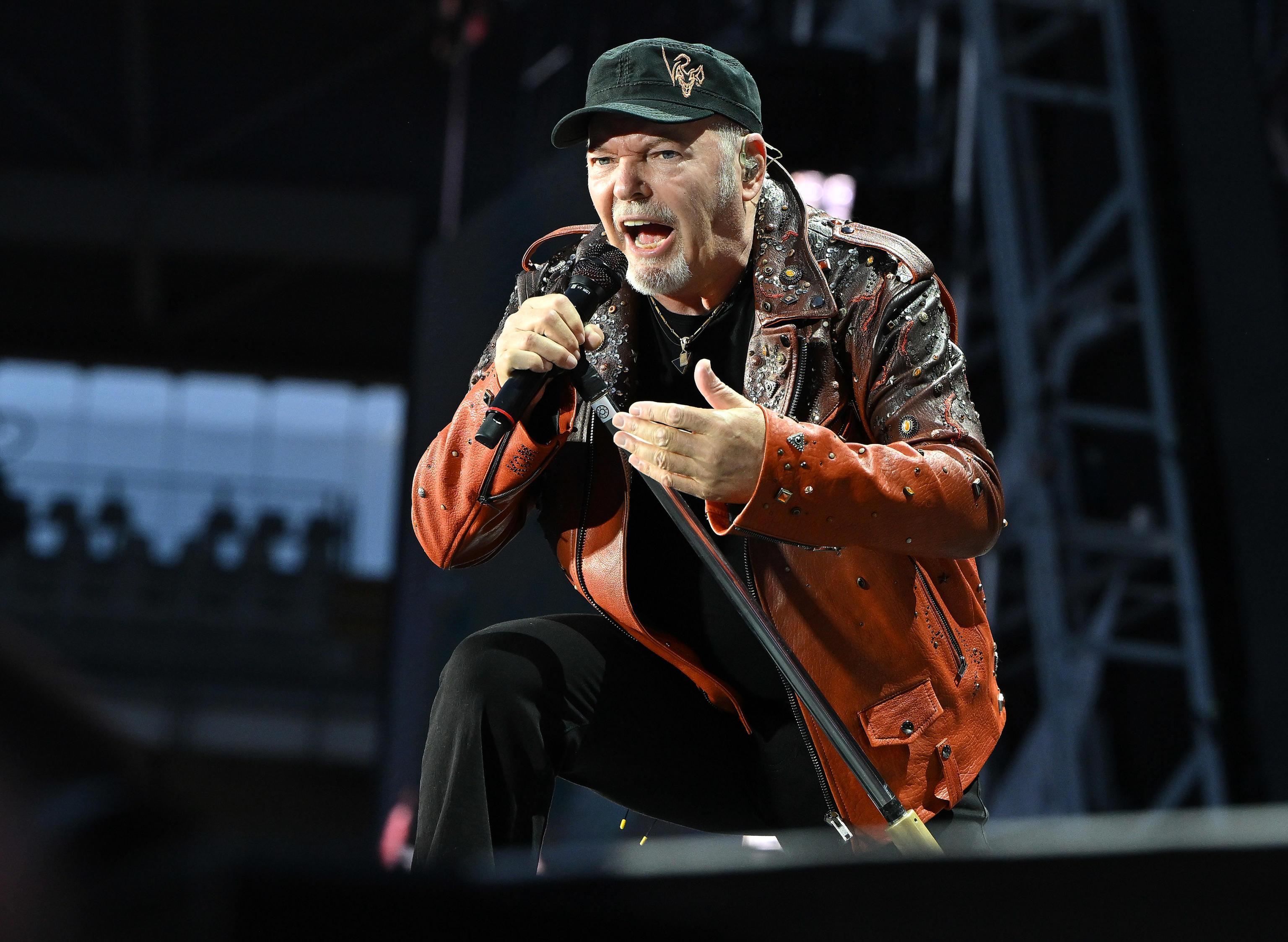 Vasco Rossi, guida ai concerti di Firenze: al Visarno in 120mila. Orari, accessi e trasporti Vasco Rossi, guida ai concerti di Firenze: al Visarno in 120mila. Orari, accessi e trasporti