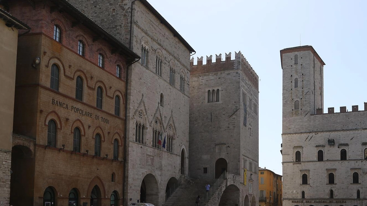 L'amministrazione comunale di Todi affida a trattativa privata per 43.000 euro il digital marketing e la promozione turistica, suscitando critiche dall'opposizione per l'importo elevato e i risultati deludenti. Sorgono dubbi sull'utilizzo delle risorse pubbliche e la trasparenza nei precedenti investimenti per la promozione del territorio. L'amministrazione comunale di Todi affida a trattativa privata per 43.000 euro il digital marketing e la promozione turistica, suscitando critiche dall'opposizione per l'importo elevato e i risultati deludenti. Sorgono dubbi sull'utilizzo delle risorse pubbliche e la trasparenza nei precedenti investimenti per la promozione del territorio.
