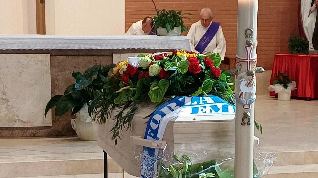 Tante persone al funerale della bandiera dell’Empoli