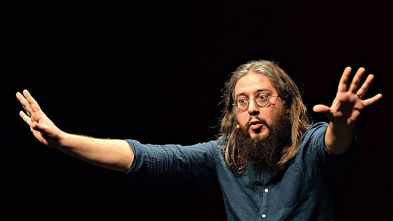 Da programmatore a poeta: le due vite di Mercadini, domani in scena alla Vaccari con ’Moby Dick’ Da programmatore a poeta: le due vite di Mercadini, domani in scena alla Vaccari con ’Moby Dick’