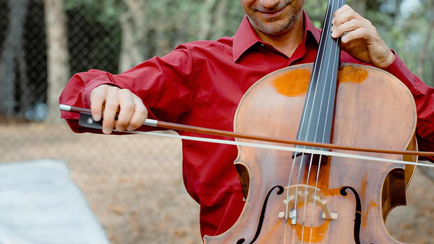 La Scuola di Musica Le 7 Note presenta il "cello check day" con Luca Provenzani e il recital di Letizia Gullino a Arezzo il 9 novembre. Un'opportunità per studenti e appassionati di musica classica. La Scuola di Musica Le 7 Note presenta il "cello check day" con Luca Provenzani e il recital di Letizia Gullino a Arezzo il 9 novembre. Un'opportunità per studenti e appassionati di musica classica.
