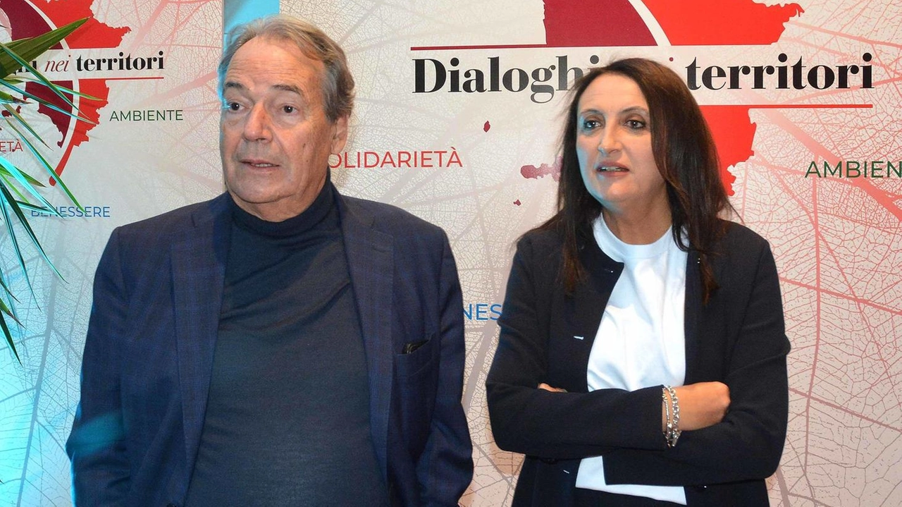 Claudio Vanni e Francesca Gatteschi all’evento di apertura di Unicoop Firenze Claudio Vanni e Francesca Gatteschi all’evento di apertura di Unicoop Firenze