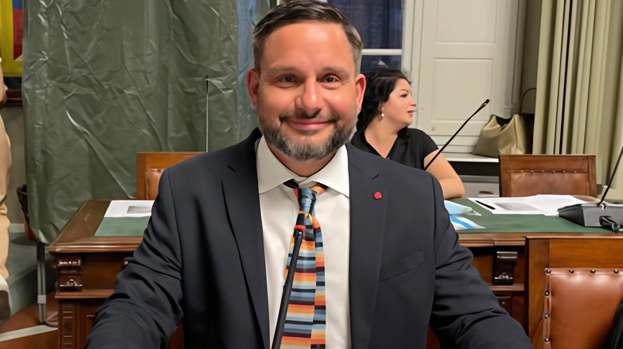 Il consigliere del Pd, Daniele Bianucci, ha «aperto» alla collaborazione con Pardini