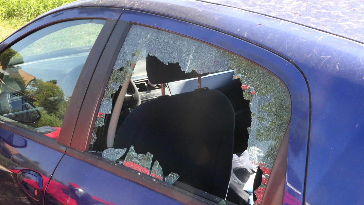 Vetri spaccati e auto derubate a Terni nelle ultime notti