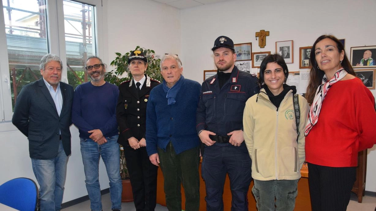 I carabinieri del nucleo biodiversità insieme ai docenti del liceo Duca D’Aosta
